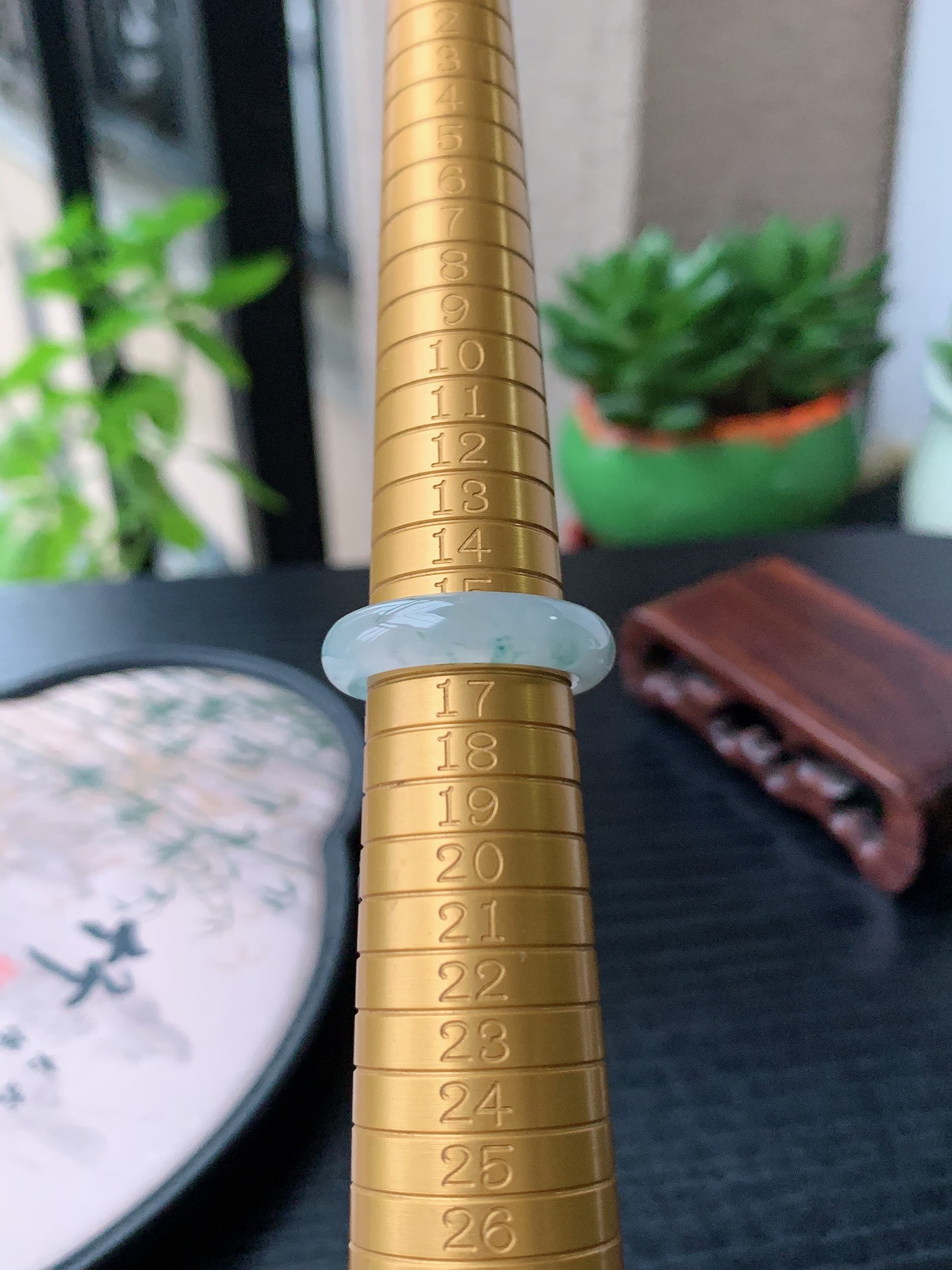 老坑冰种胶感飘蓝花素面戒指 裸石尺寸:17.6-5.6-3.9mm