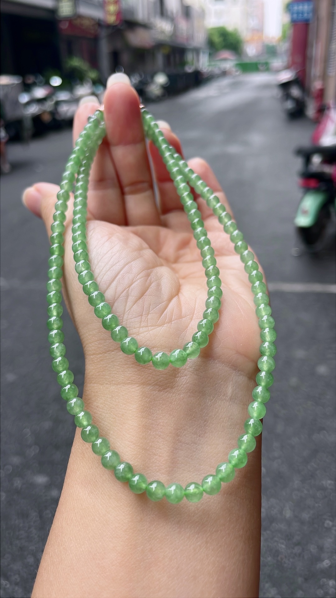 冰绿珠链 色泽甜美，珠圆玉润 尺寸：4.7，137颗