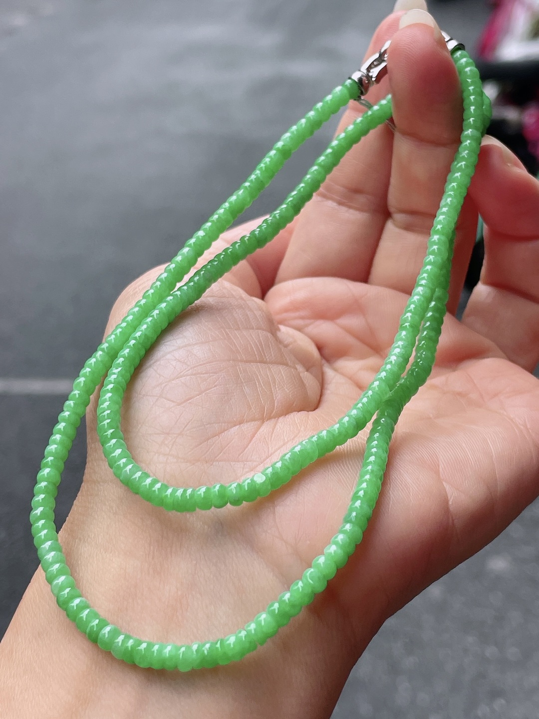 冰阳绿算盘珠珠链 色泽浓郁，种老水润 尺寸：3.7，248颗