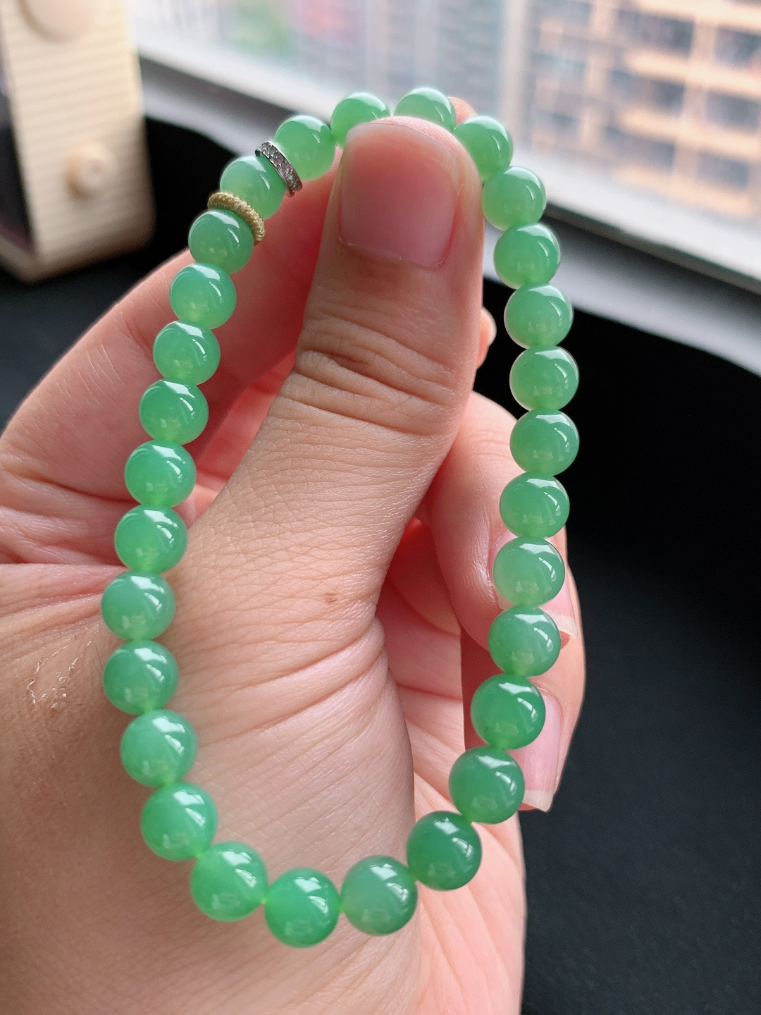 冰种绿色圆珠手串，满色匀润色泽清新，上手显白温婉雅致 自然光拍摄 420615