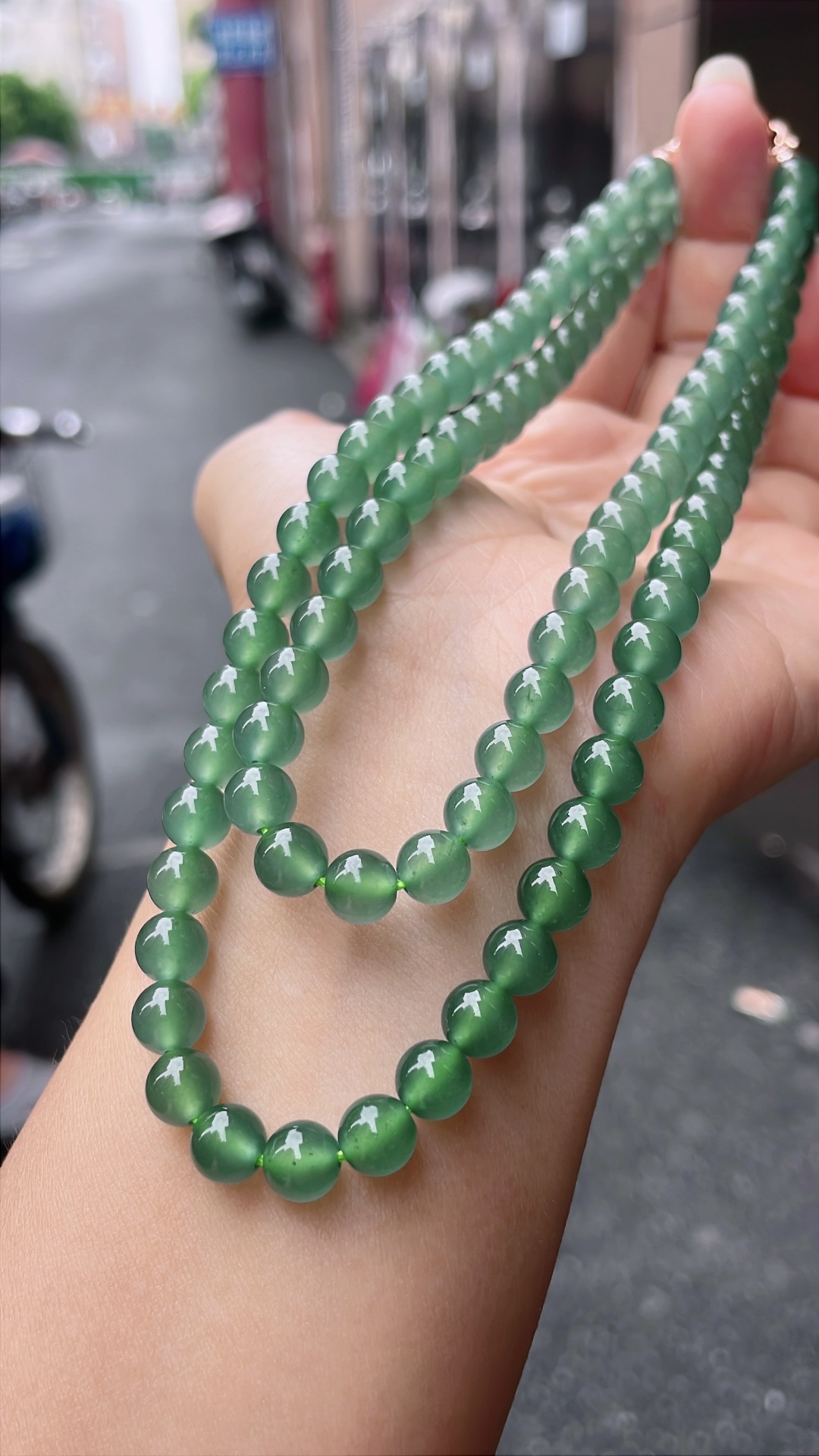 晴绿珠链 色泽浓郁，油润起胶 尺寸：6.8，100颗