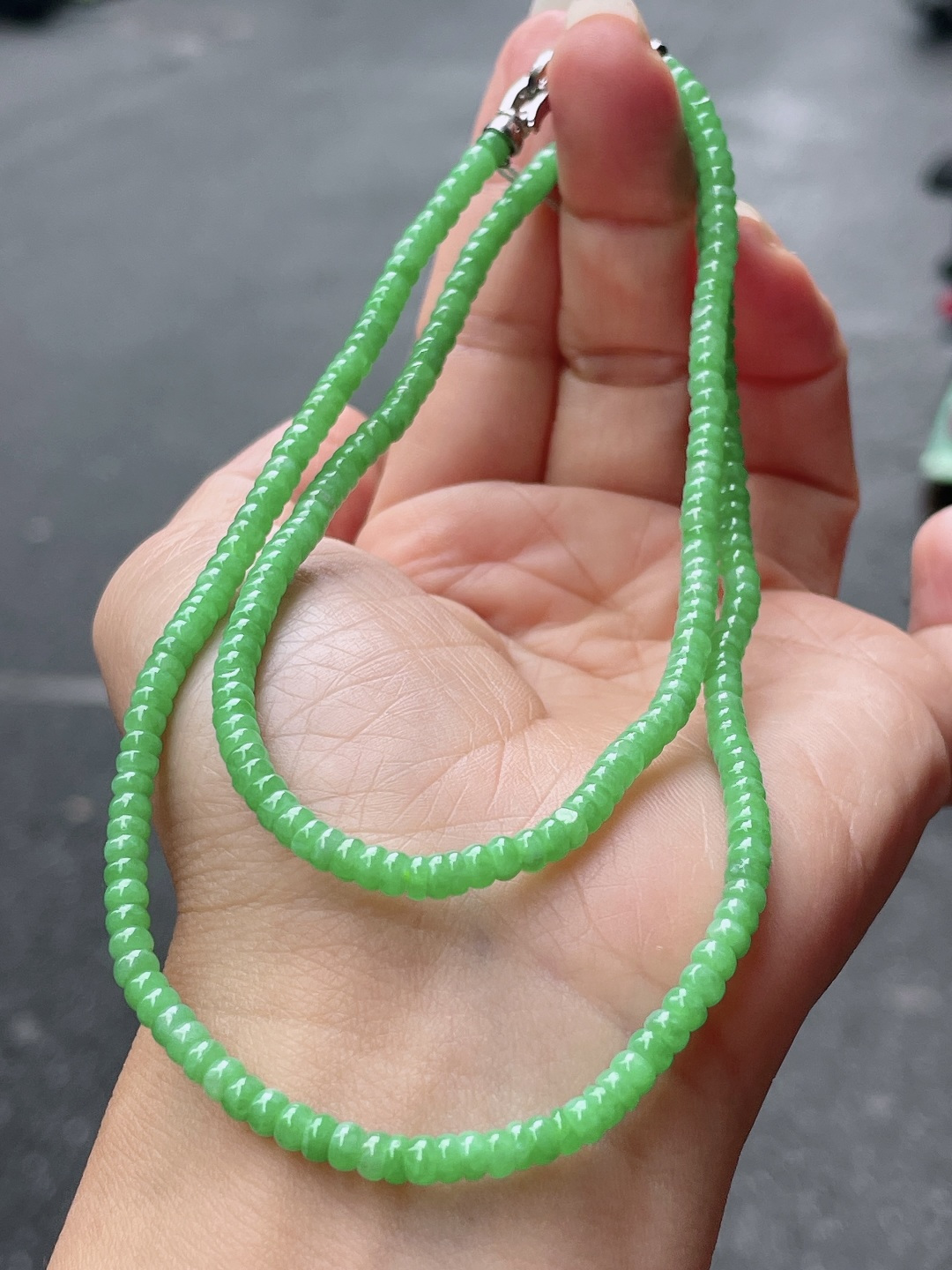 冰阳绿算盘珠珠链 色泽浓郁，种老水润 尺寸：3.7，248颗