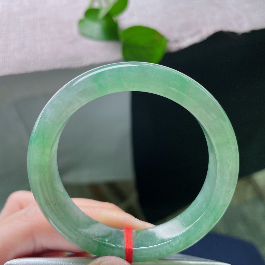 50.9/12/7.8，湖水绿正圈，种老，晶莹玉润，低调奢美，有内涵，有纹，ss53198a