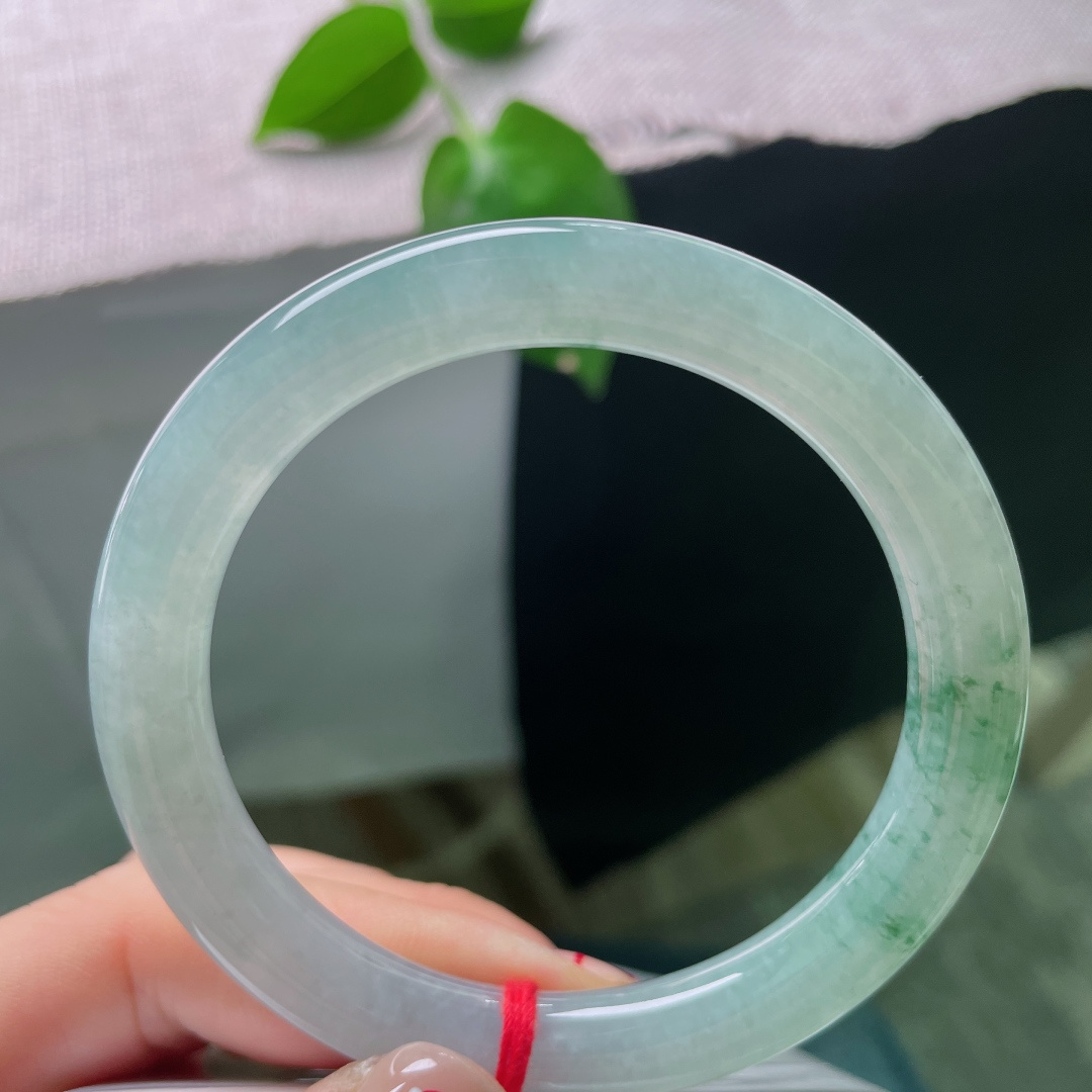 飘花圆条，水润，种老，丝丝缕缕花色灵动飘逸，温婉贤淑，有纹，ss53083a