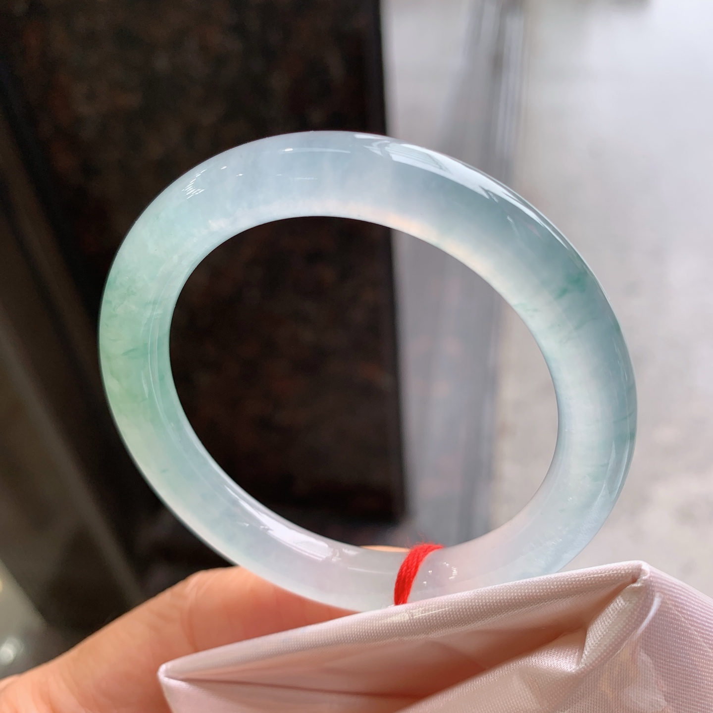 圆条冰飘绿 微棉纹 尺寸：49.3/8.4/8.3 起荧光