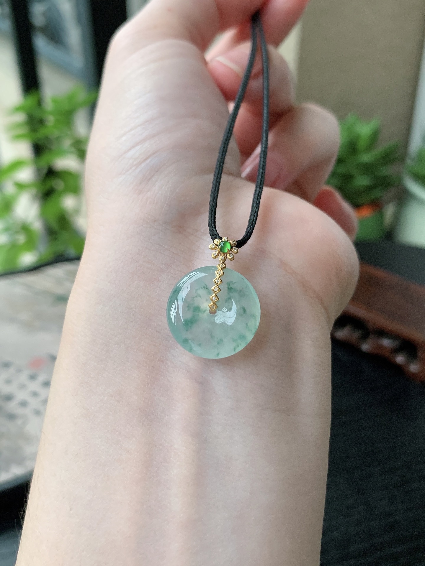 18k金镶嵌老坑冰种胶感飘蓝花平安扣吊坠 裸石尺寸:16.8-5mm