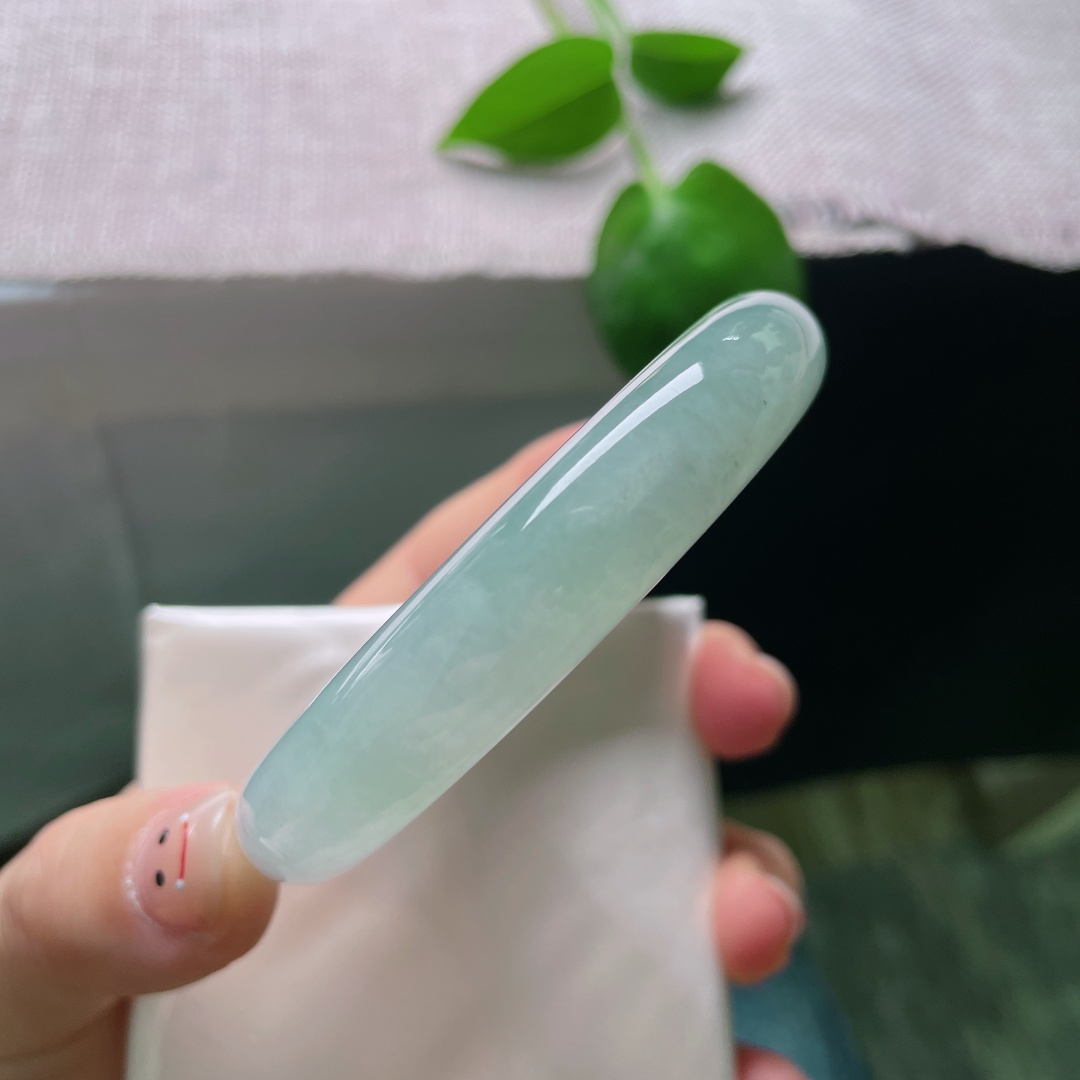 56.6/12.2/8.5，晴绿底正圈，干净清爽，种老，荷风送香气，竹露滴清响。晶体纹，ss50389a