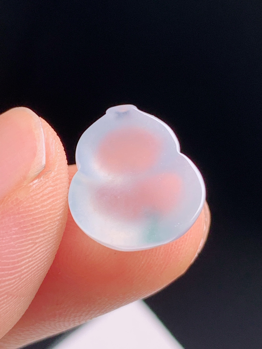 冰种飘绿葫芦裸石，水润通透带一抹翠色，福禄双全可镶吊坠 080617