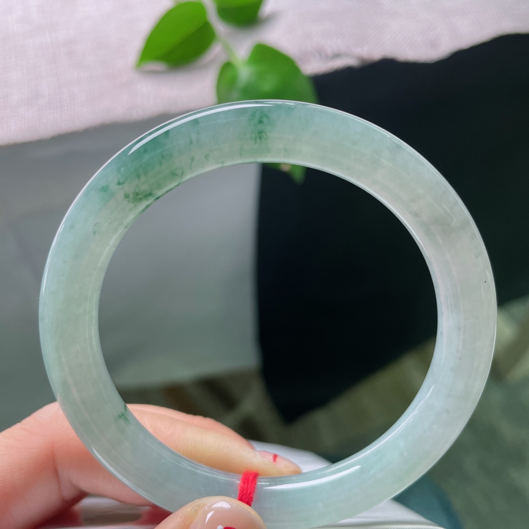 飘花圆条，水润，种老，丝丝缕缕花色灵动飘逸，温婉贤淑，有纹，ss53083a
