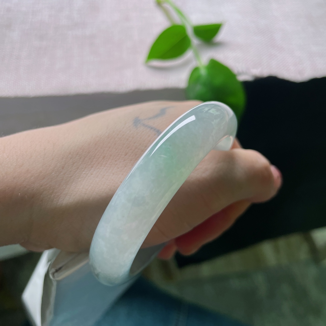 53.4/12.7/7.8，冰晴底正圈，种老，干净清爽，如一汪泉水，眼含秋波，有纹，ss54640a