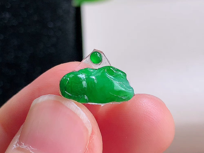 ️ 马上有钱，无裂，尺寸13.4-6.7-2.6mm，包A附证书