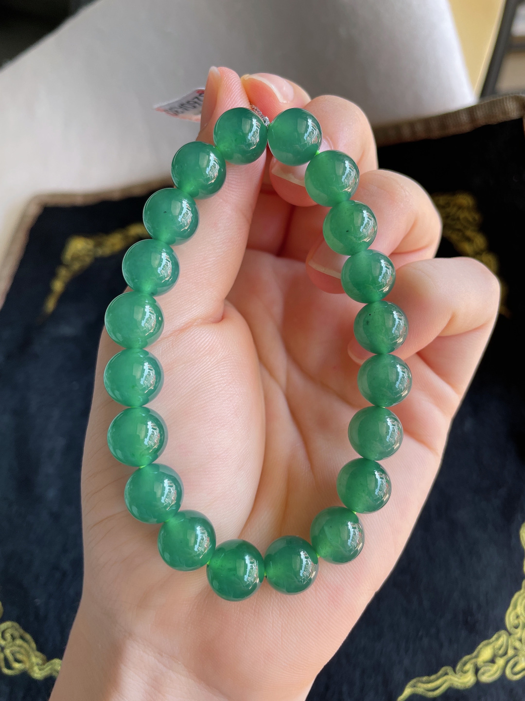 天然翡翠A货，冰蓝水手串，尺寸：9.8mm。【编3344】