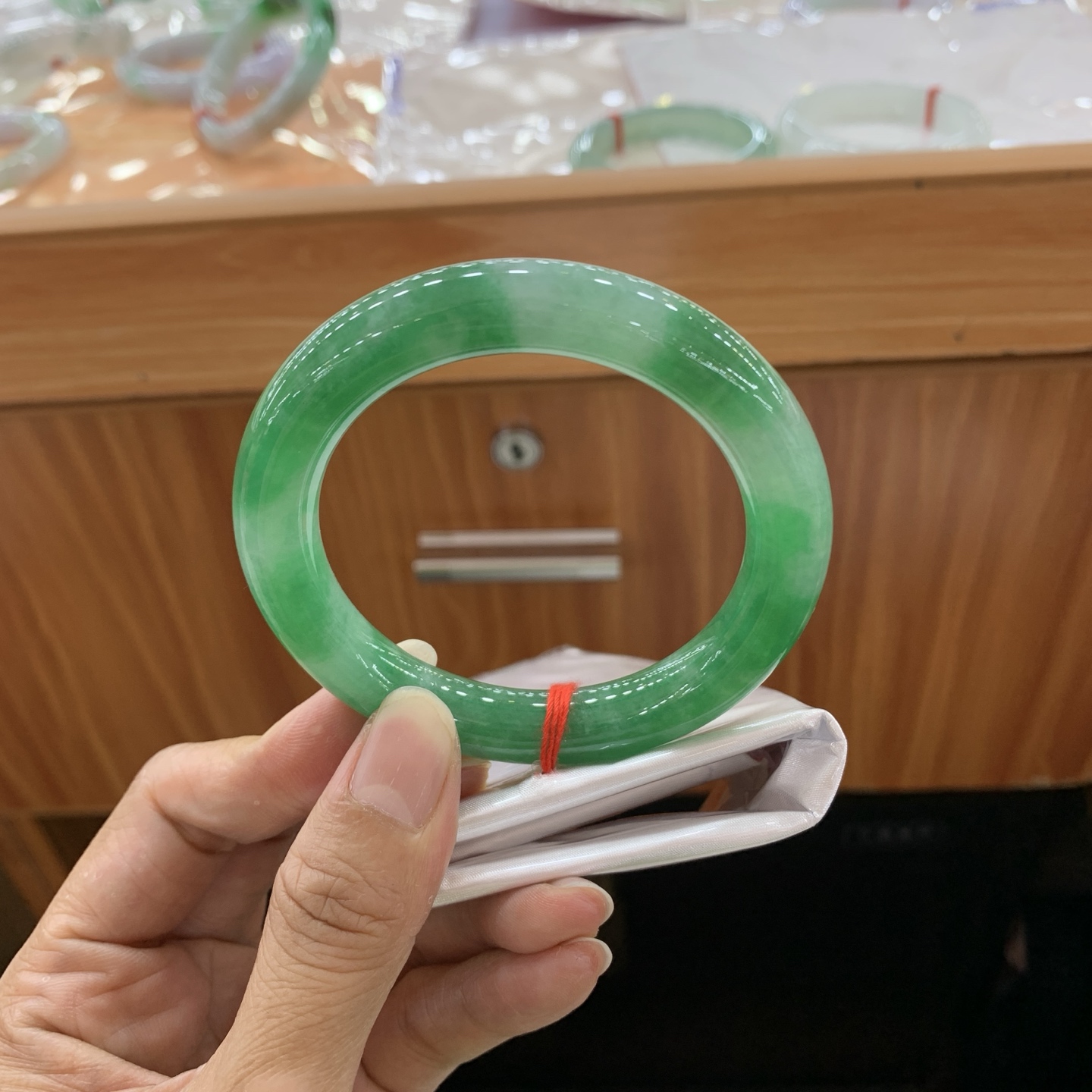 满绿圆条翡翠手镯 55.3-10.3