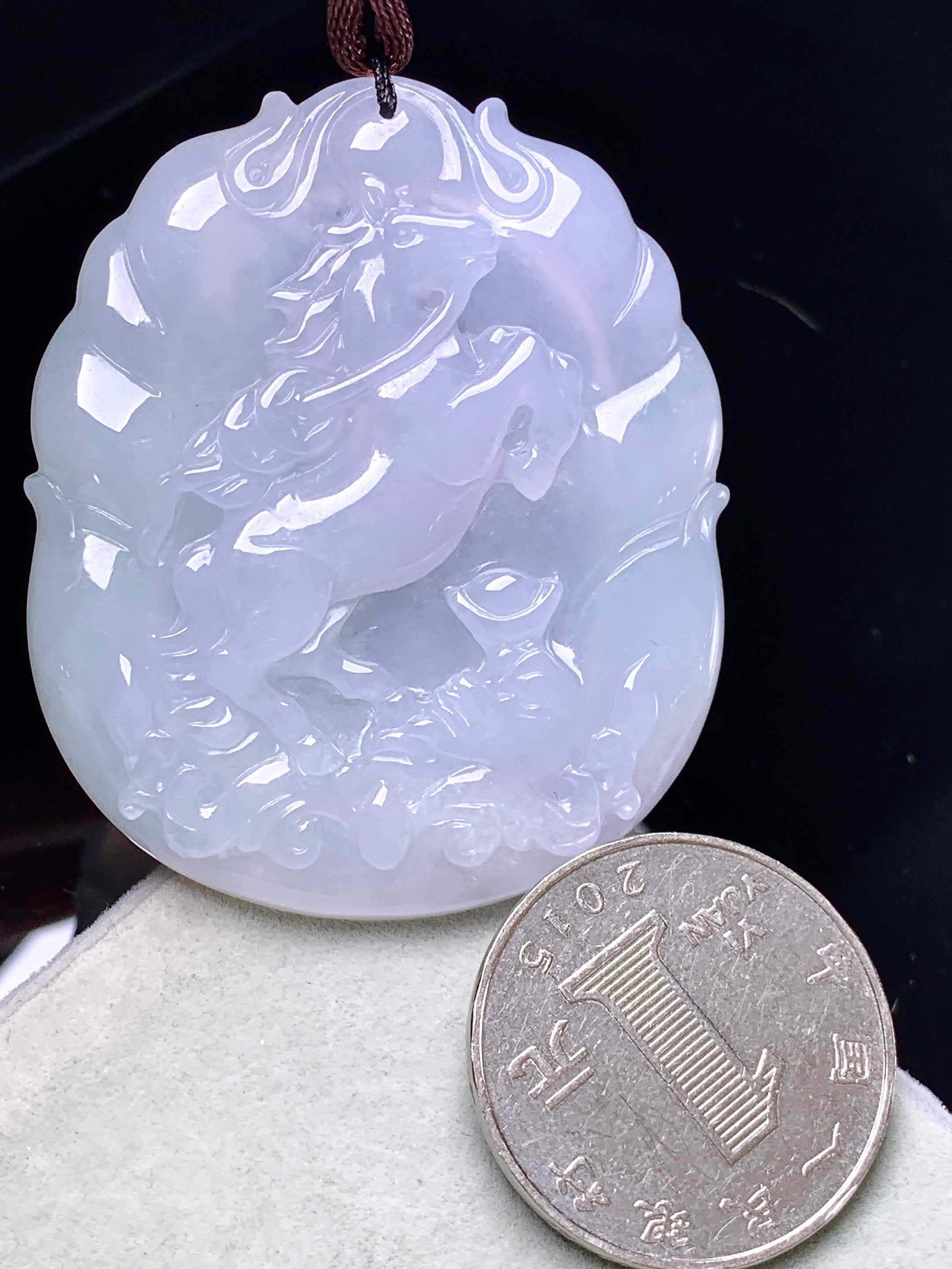 生肖马吊坠 玉质细腻 色泽艳丽清新 整体尺寸50.2*42.2*5.5 b2