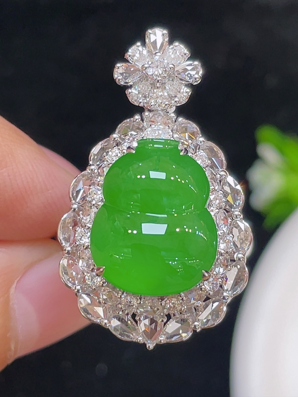 ️【高冰正阳绿，葫芦两用款】大件饱满，通透水润，玉质细腻，翠色鲜艳，18k金奢华钻石镶嵌️，13.8-11.1-4.0
