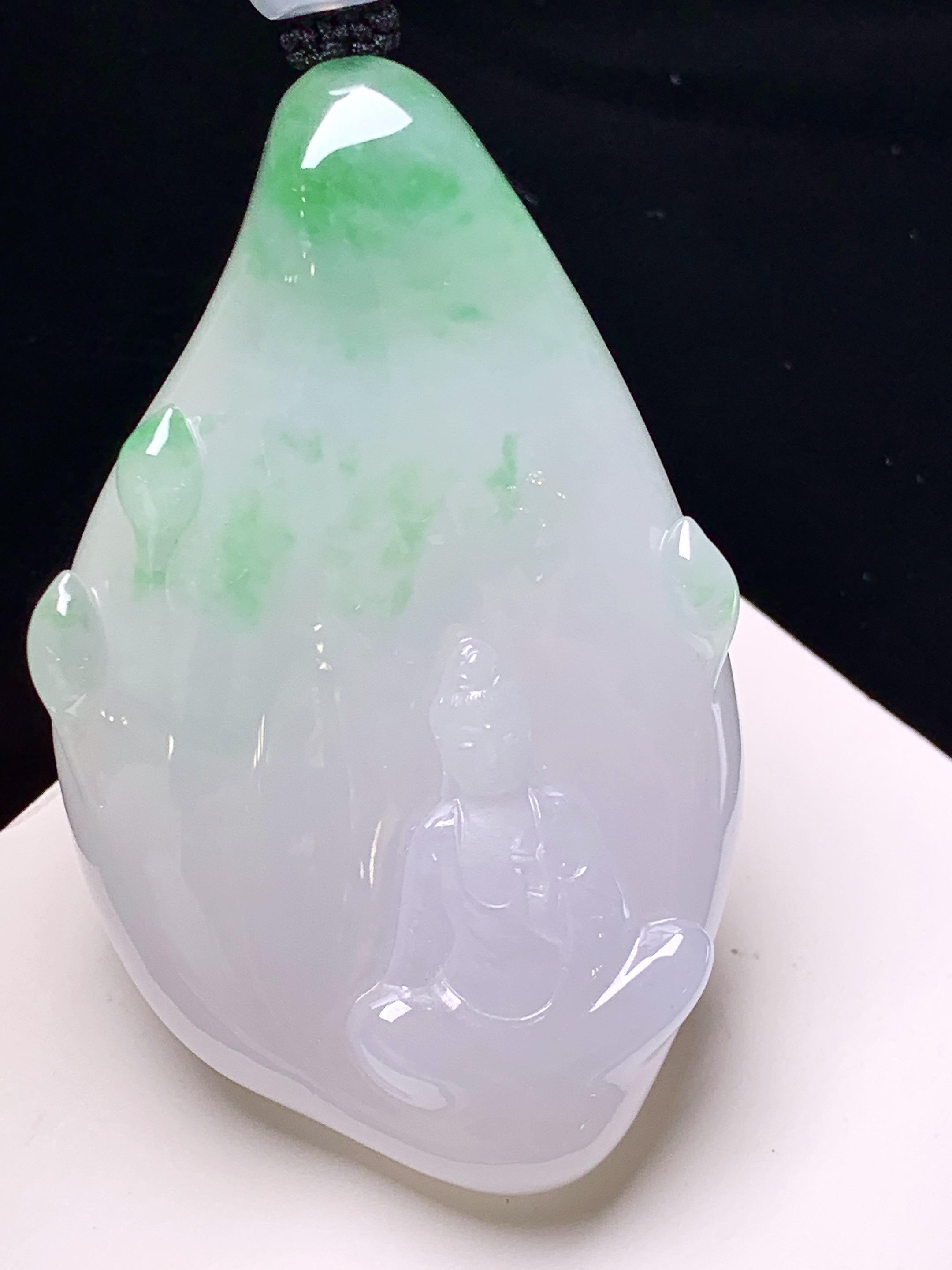 飘绿观音菩萨吊坠 玉质细腻 色泽艳丽清新 整体尺寸61.8*37*11.3 a5
