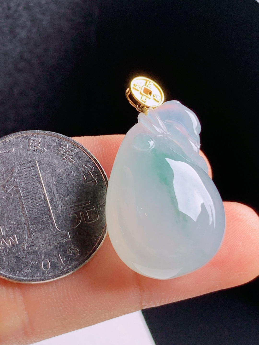 ️ 飘绿福袋吊坠，胶润起光飘花灵动，金铜钱扣招财聚福 裸石28.9-18.7-13 整体33.7 530616