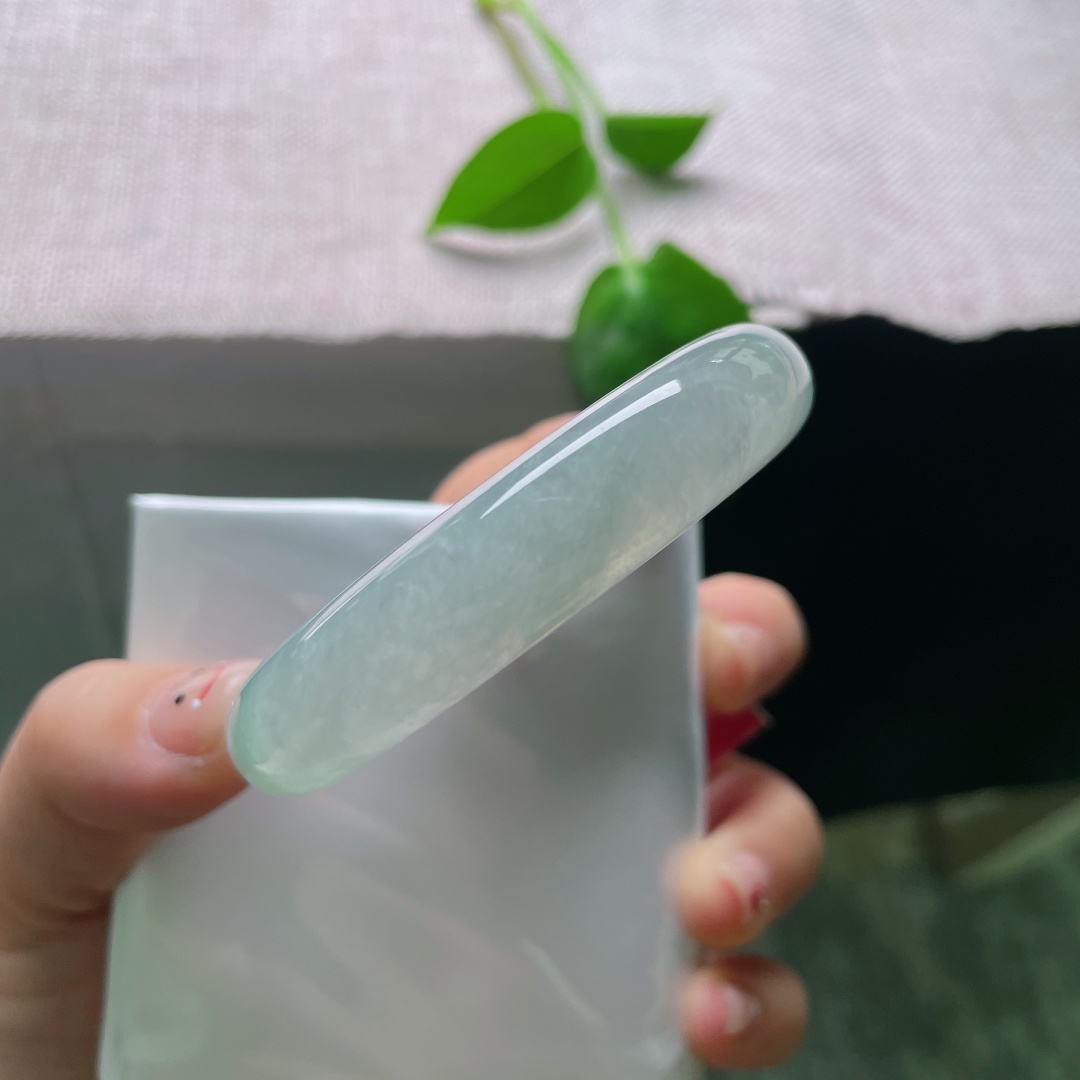 53.4/12.7/7.8，冰晴底正圈，种老，干净清爽，如一汪泉水，眼含秋波，有纹，ss54640a