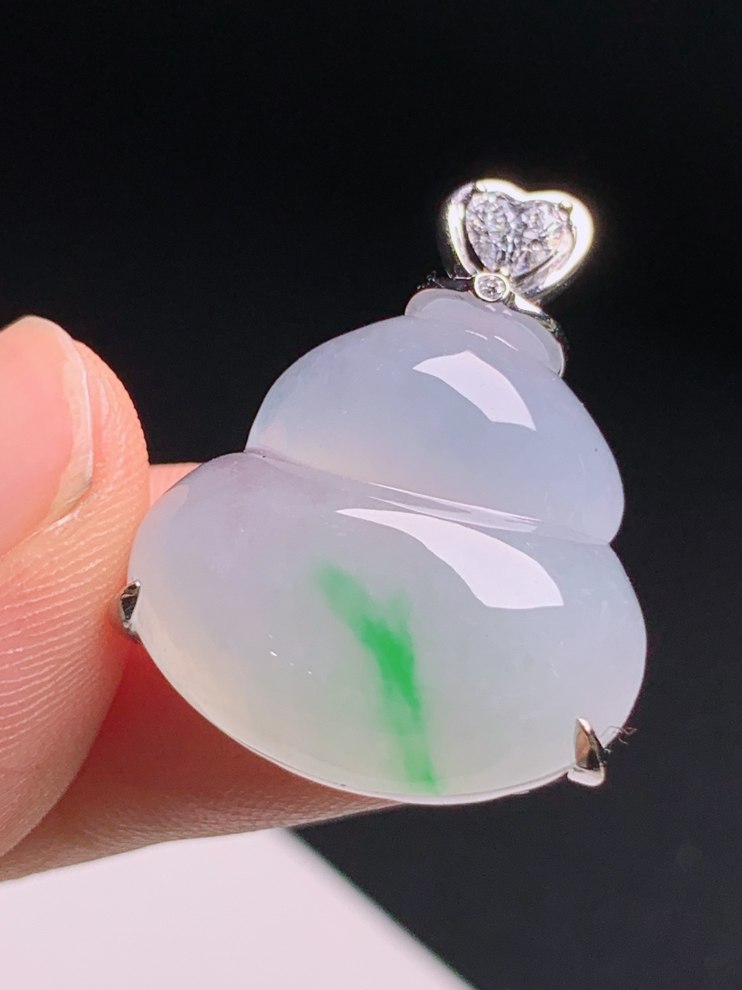 冰种绿葫芦吊坠，一刀切干净通透，爱心钻扣简约温柔百搭
