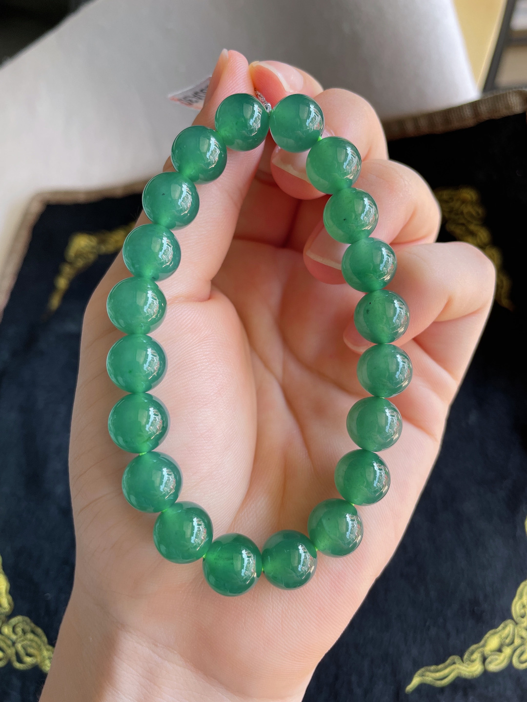 天然翡翠A货，冰蓝水手串，尺寸：9.8mm。【编3344】