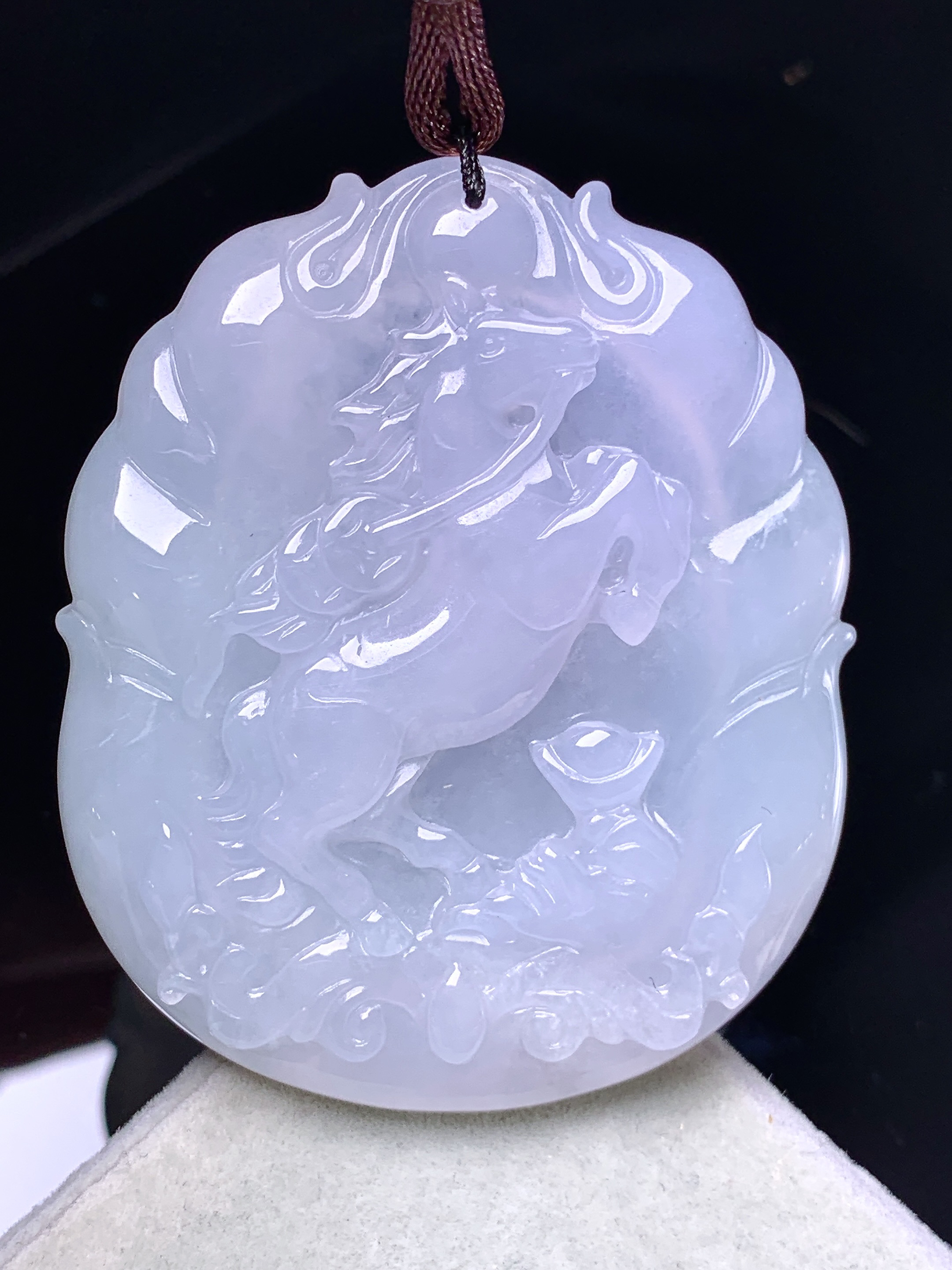 生肖马吊坠 玉质细腻 色泽艳丽清新 整体尺寸50.2*42.2*5.5 b2