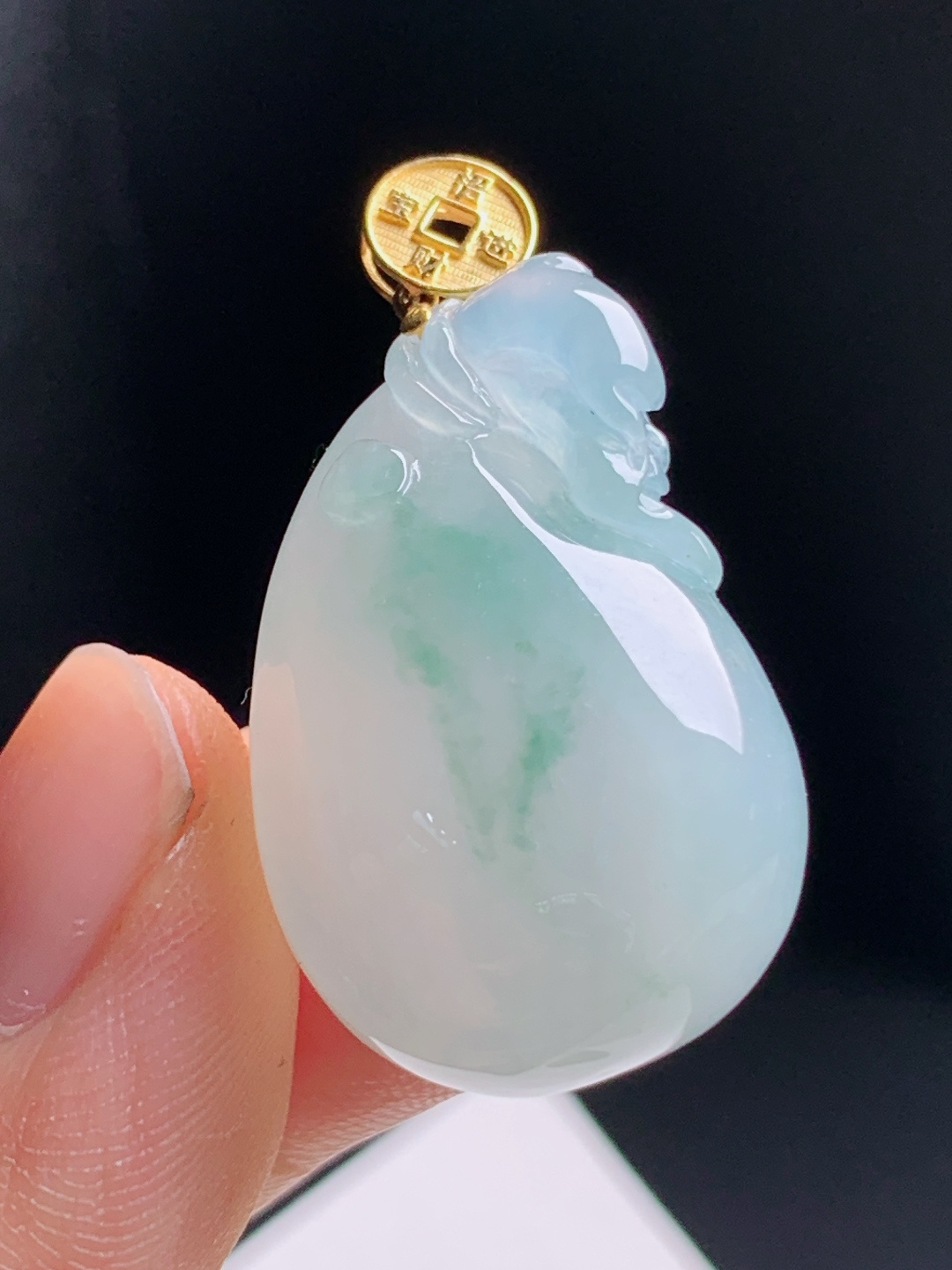 ️ 飘绿福袋吊坠，胶润起光飘花灵动，金铜钱扣招财聚福 裸石28.9-18.7-13 整体33.7 
