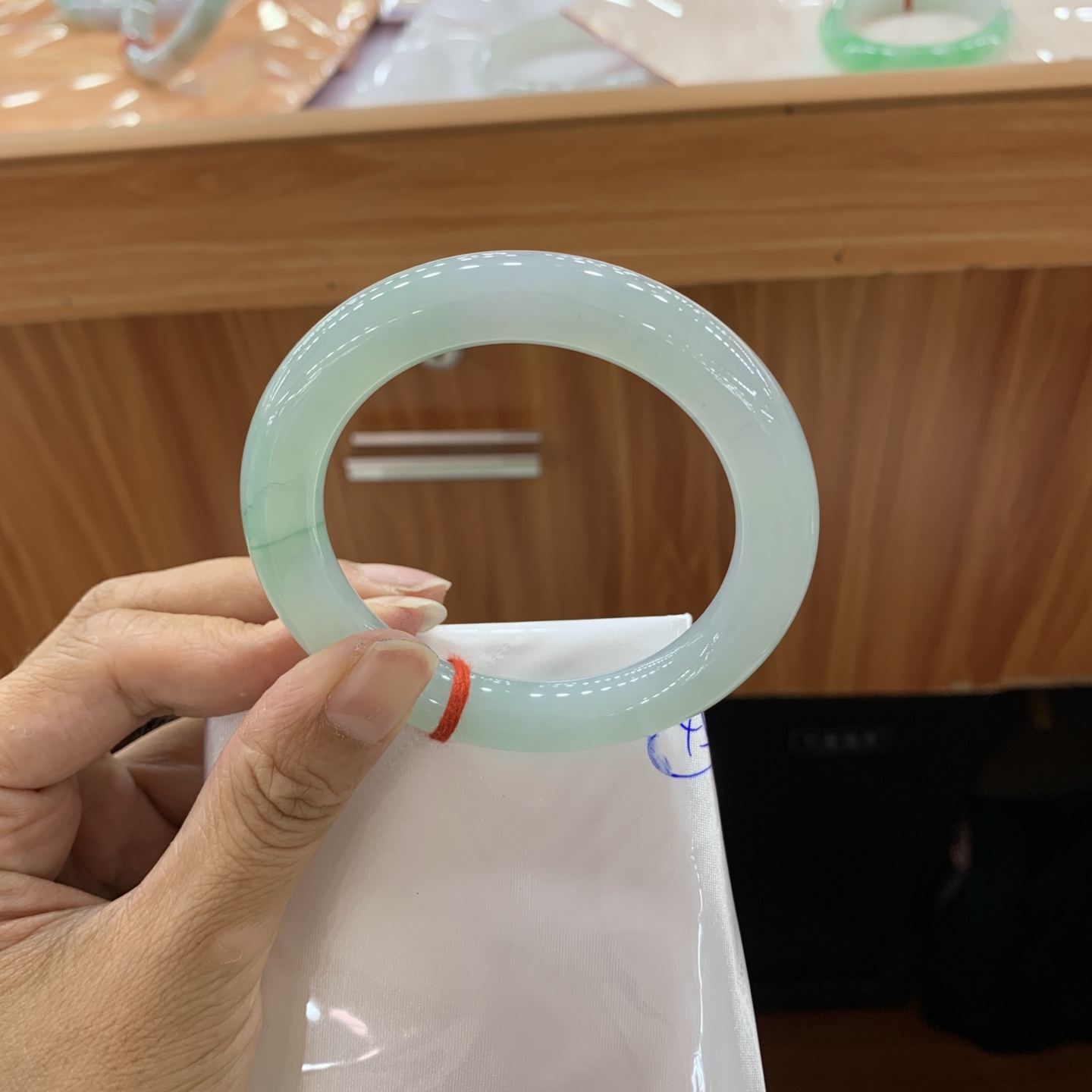 飘绿圆条翡翠手镯 55.6-10.5