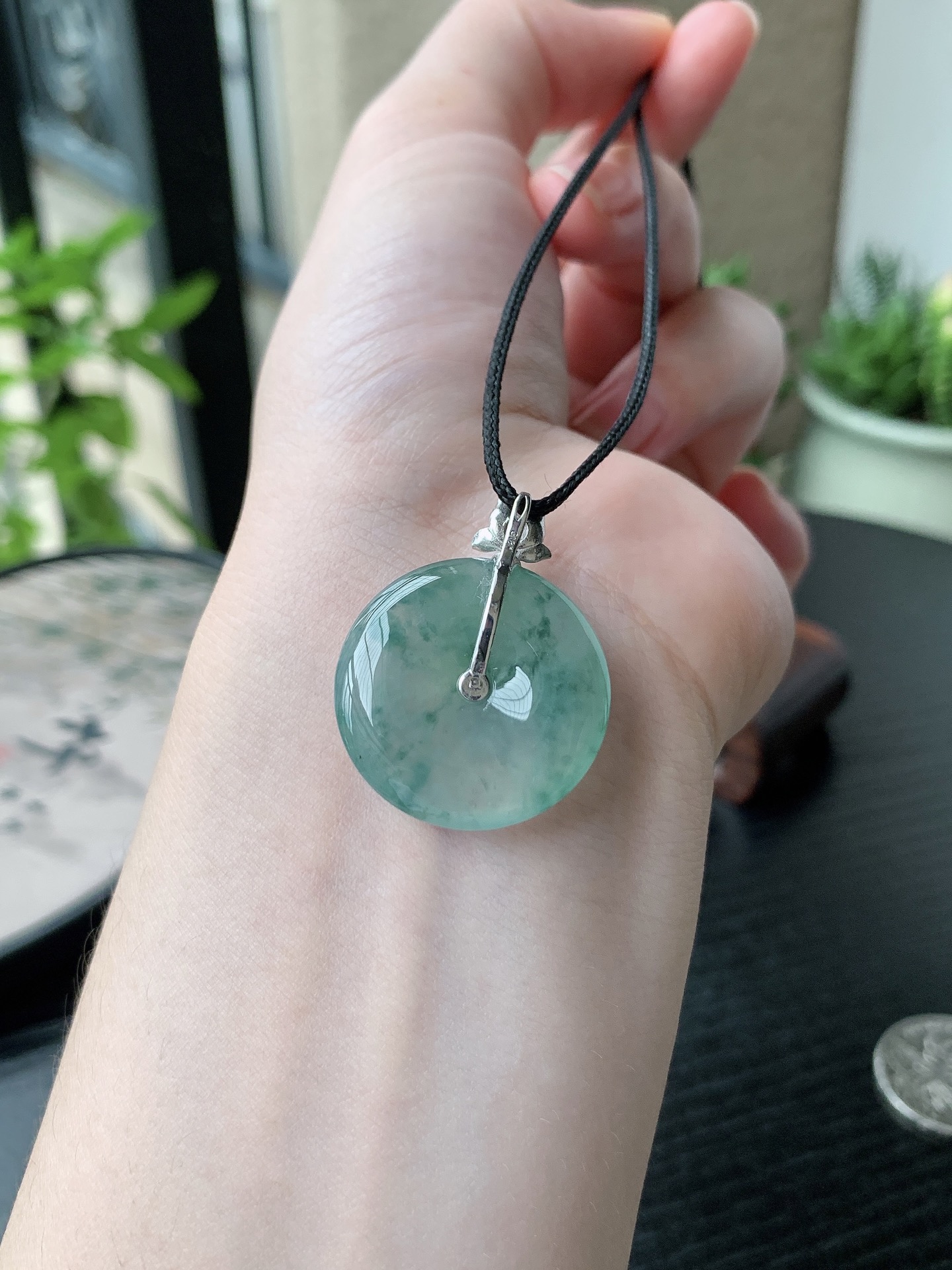 18k金镶嵌老坑冰种胶感飘蓝花平安扣吊坠 裸石尺寸:24.8-5.6mm