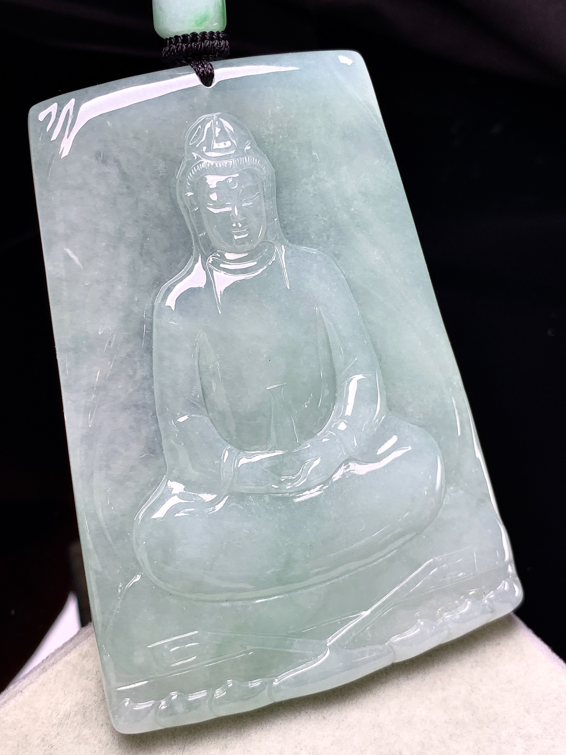 冰种观音菩萨吊坠 玉质细腻 色泽艳丽清新 整体尺寸67.5*47.5*5.8 a2