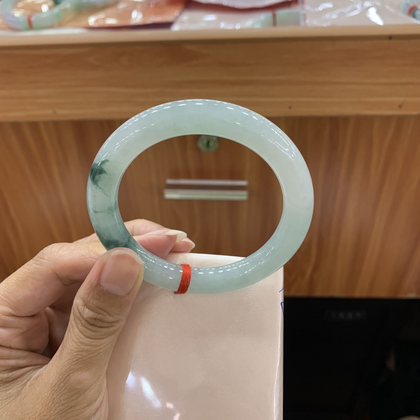 061702MMJ 飘花圆条翡翠手镯 54-9.1-9.5