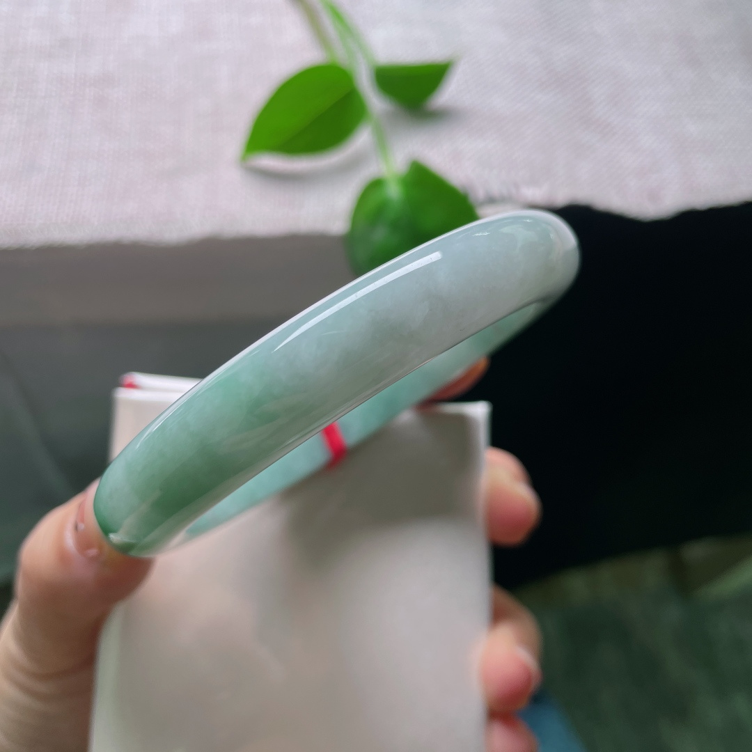 61.4/11.8/9.2，蓝底正圈，水润，细腻，优雅，甜美，大气，无裂，ss54749a