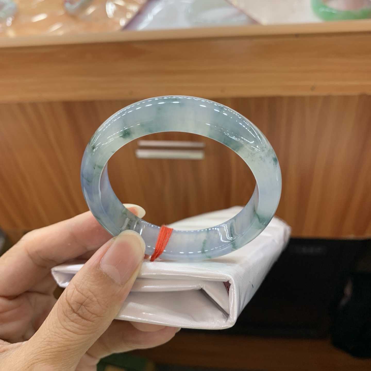 061748GX 飘花正圈翡翠手镯 51-12.5-8.5