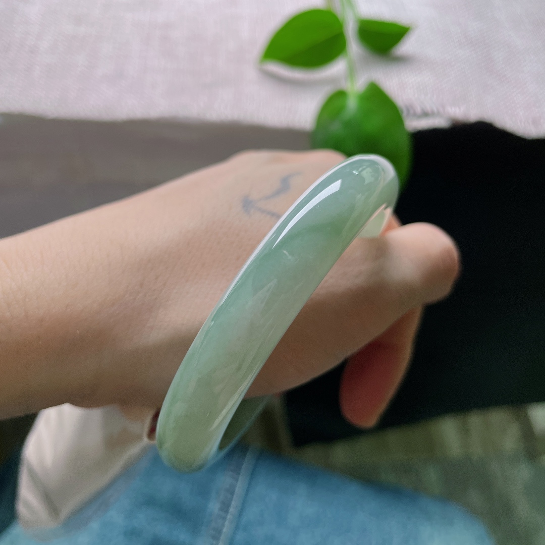 57.8/11.3/8.6油青正圈，水润细腻，清雅苑，沉稳贵气，一点皮纹，ss54233a