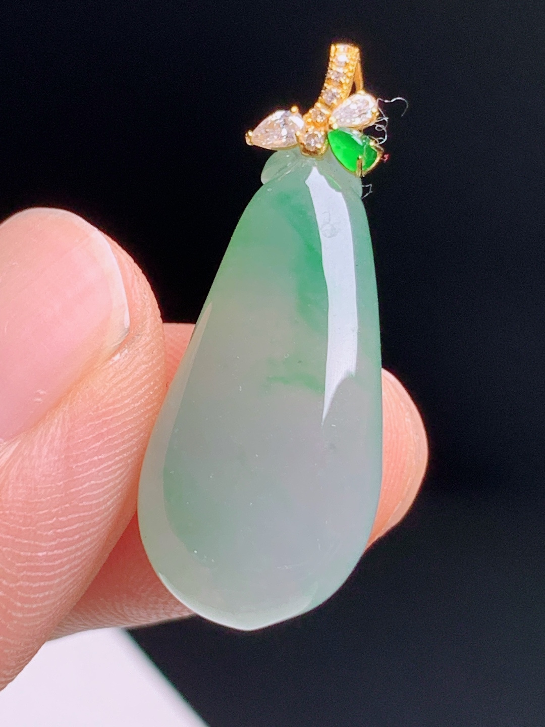 冰种飘绿福瓜吊坠，胶润通透翠色晕染，18K金钻扣温婉百搭 530615
