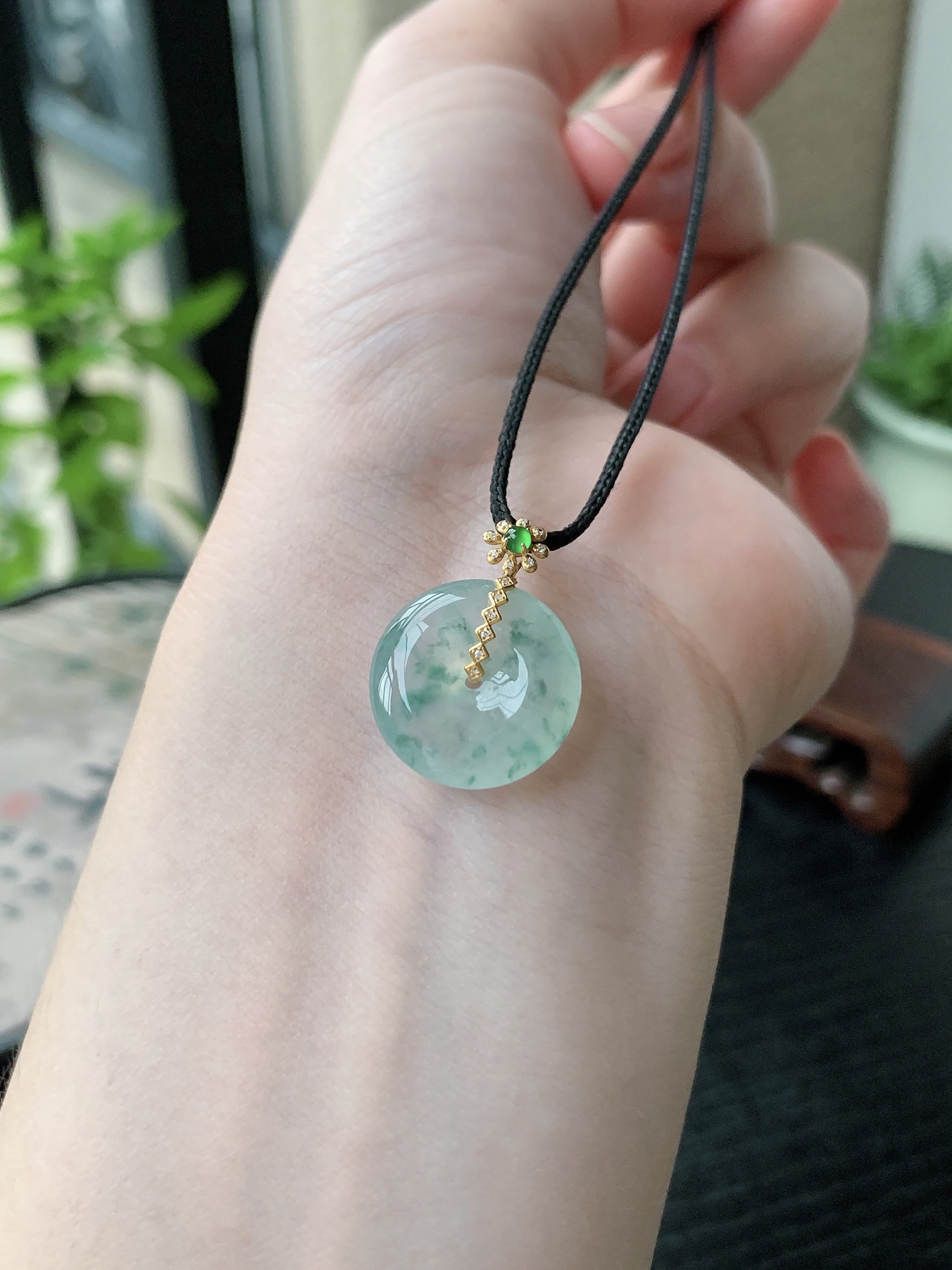 18k金镶嵌老坑冰种胶感飘蓝花平安扣吊坠 裸石尺寸:16.8-5mm