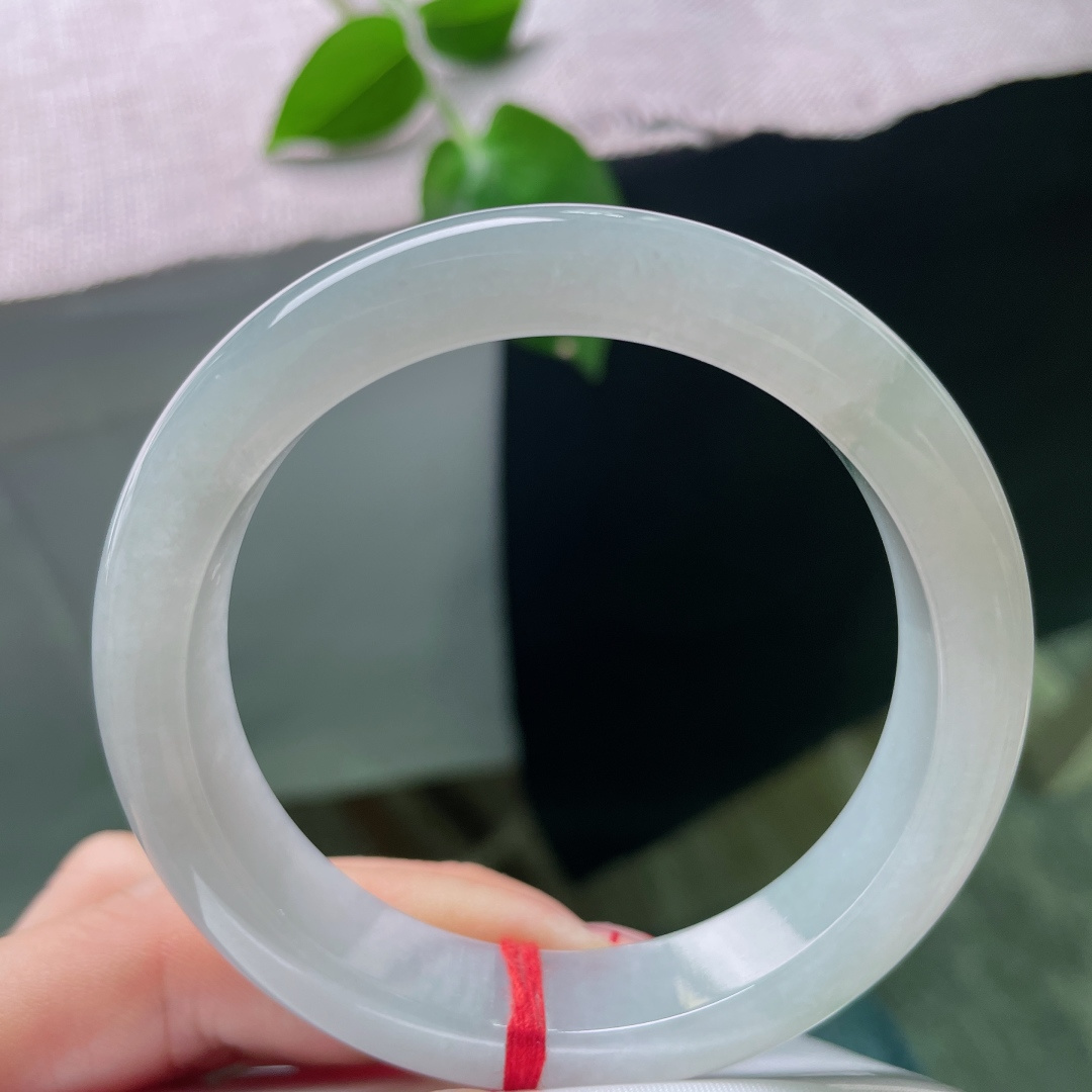 55/12.2/8.5，淡绿底正圈，水头好，种老，干净清爽，百搭款，时尚，无裂，ss52454a