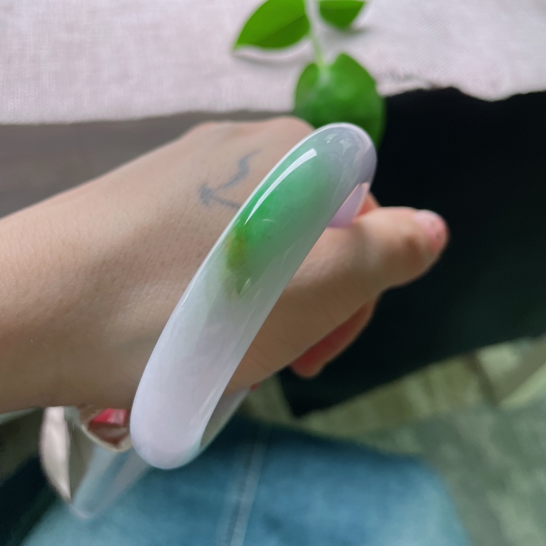58.8/12.5/8.5，正圈，水润细腻，种老，一抹翠色洋气，皮纹，ss53869a