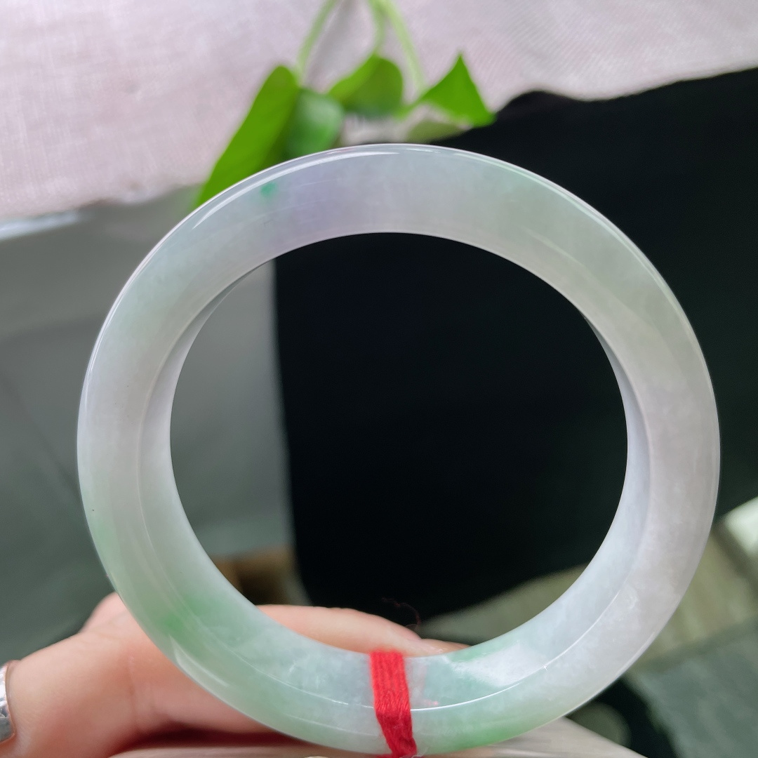 淡春彩正圈，水润细腻，紫绿相融，春色入腕，柔美动人，有棉线，ss54601a