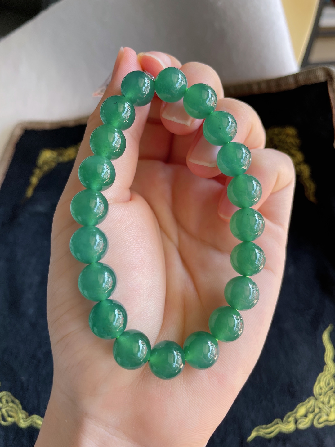 天然翡翠A货，冰蓝水手串，尺寸：9.8mm。【编3344】