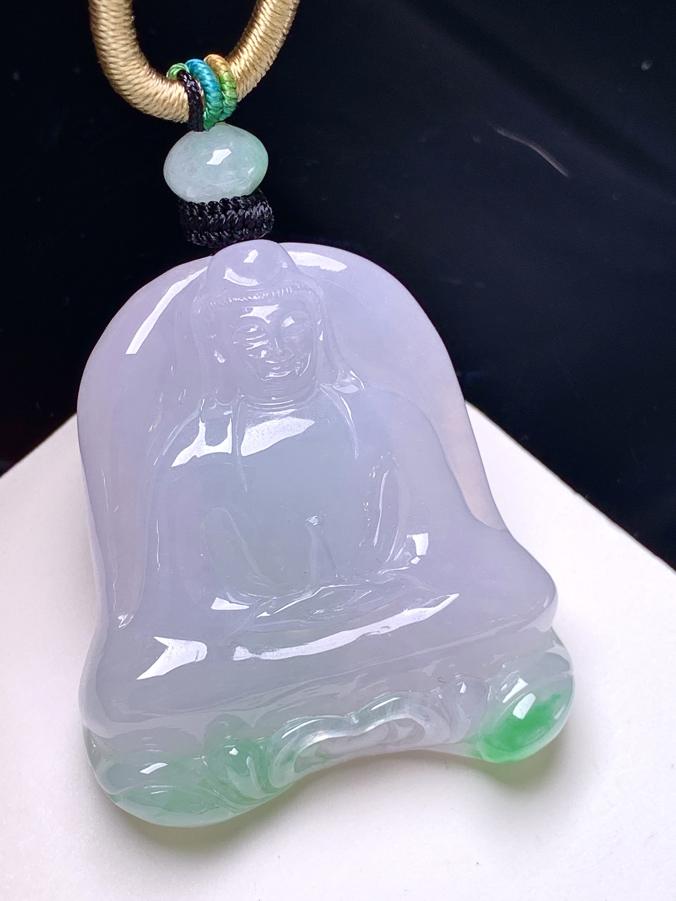 飘绿观音菩萨吊坠 玉质细腻 色泽艳丽清新 整体尺寸41.5*35*8 w1