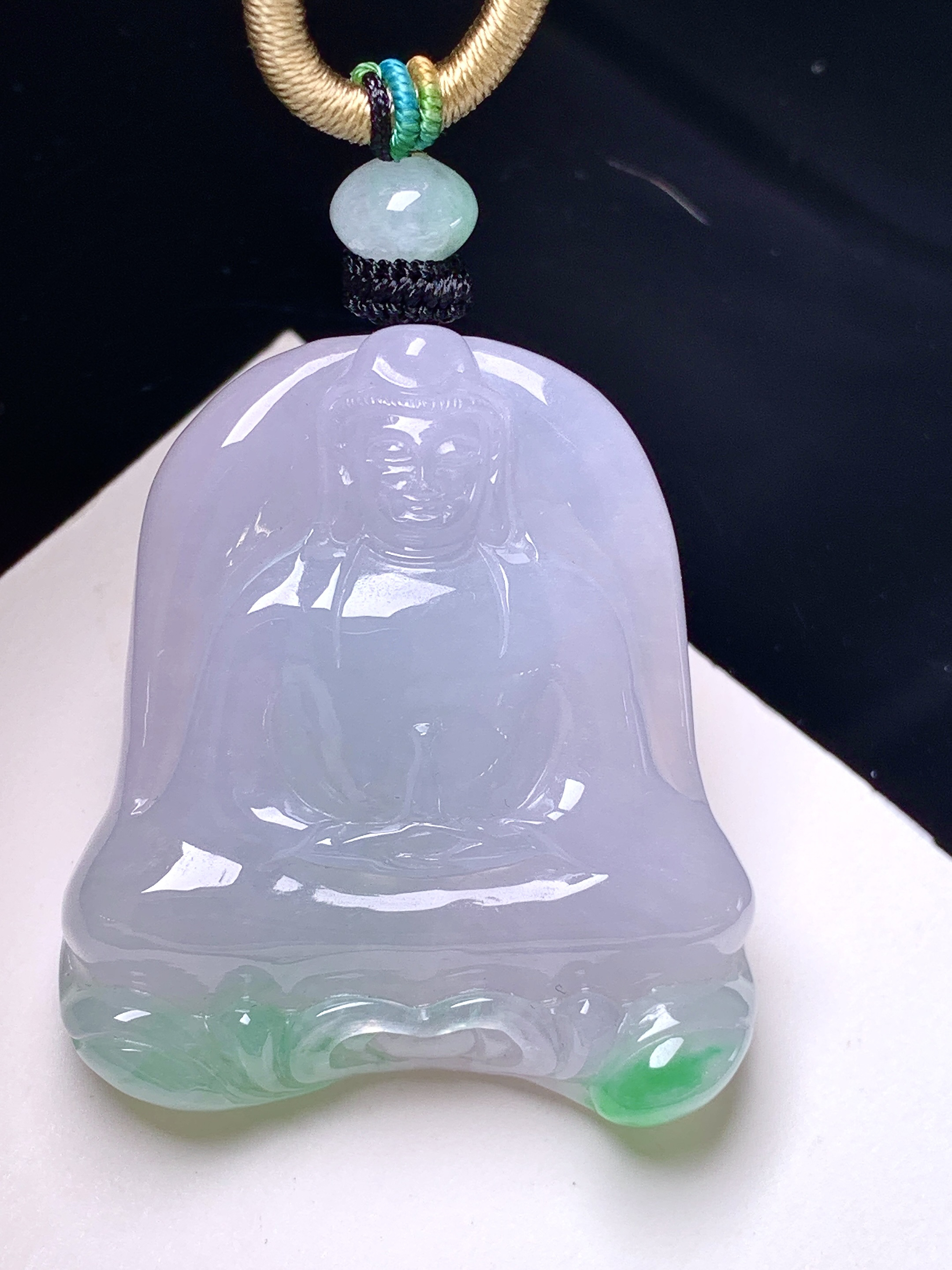 飘绿观音菩萨吊坠 玉质细腻 色泽艳丽清新 整体尺寸41.5*35*8 w1