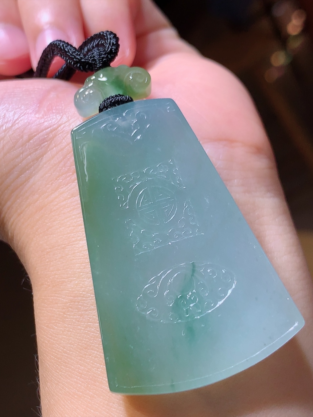 冰飘花黄仿古挂件  底子细腻莹润 冰润起胶  佩戴清新优雅货号23616，50.3-33.1-6.