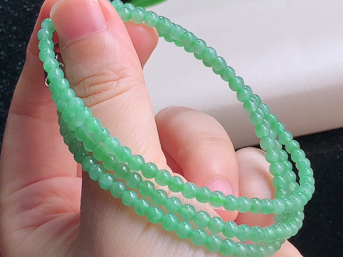 晴底珠链，尺寸取一3.7mm，包A附证书