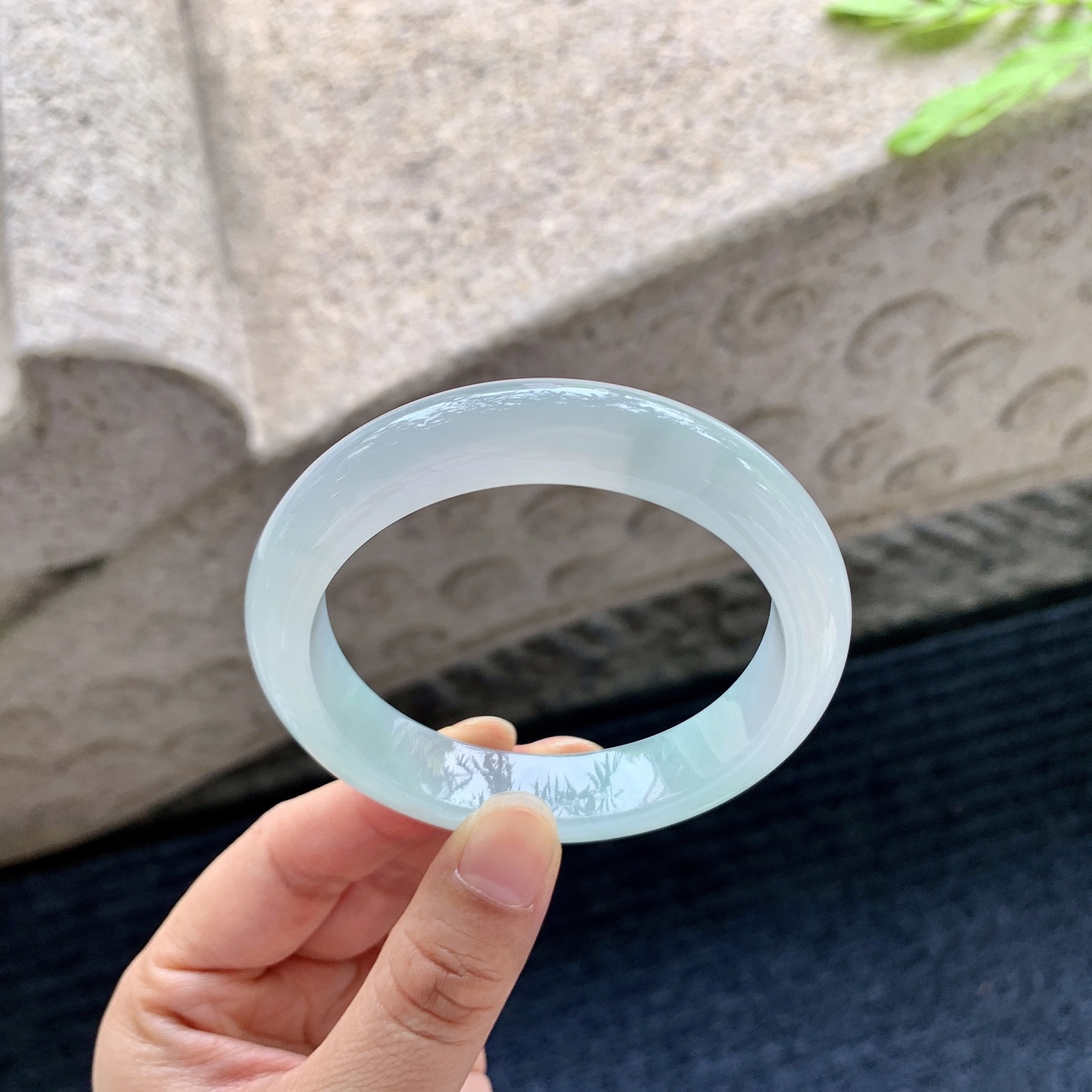 正圈 55 55，细糯飘绿，水润，种老，细腻，打灯有絮线