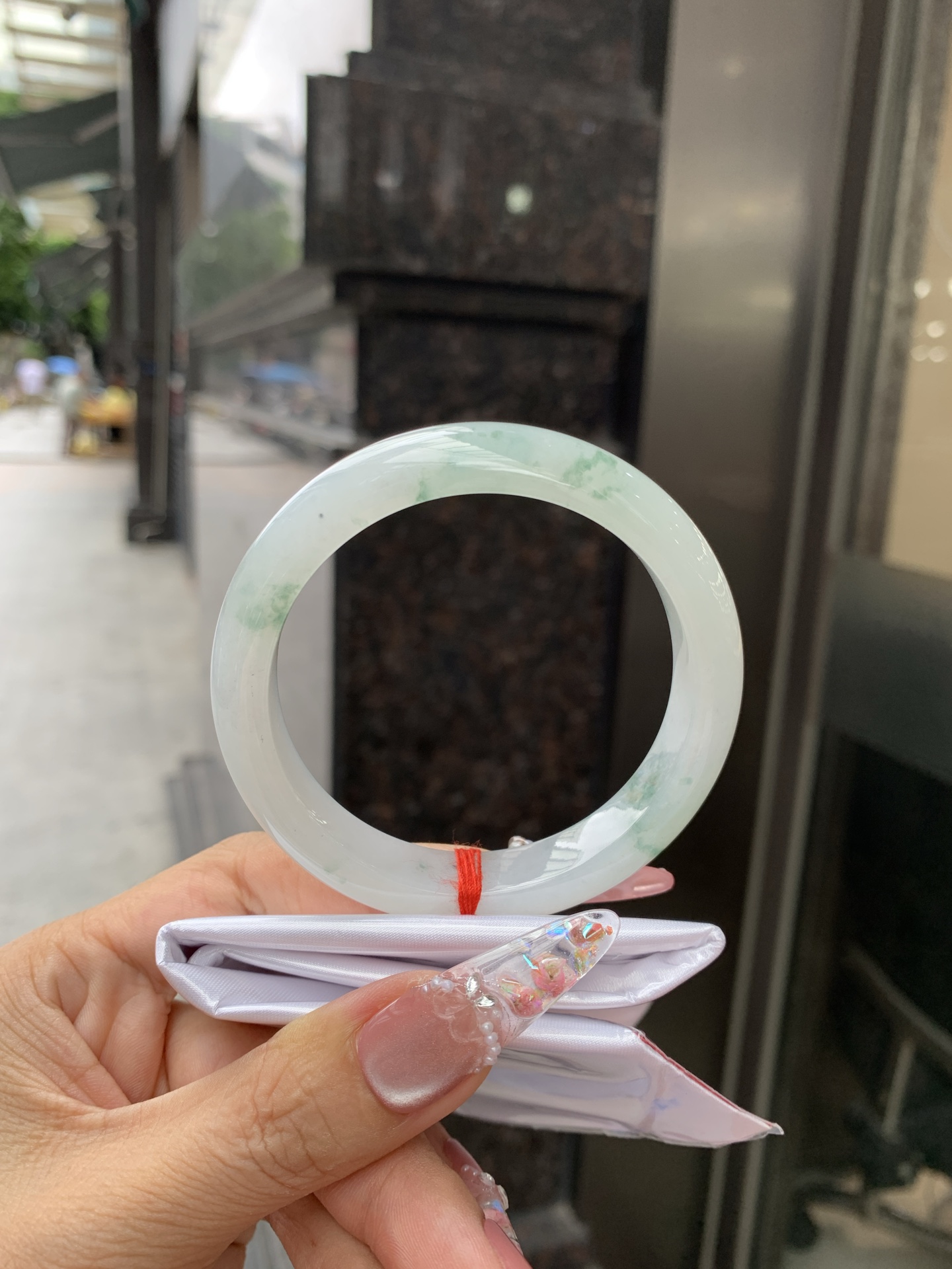 冰飘花正圈 55.8-8-11.3 0618-WL-829 无裂，底妆水润细腻，冰底中开出了朵朵绿花