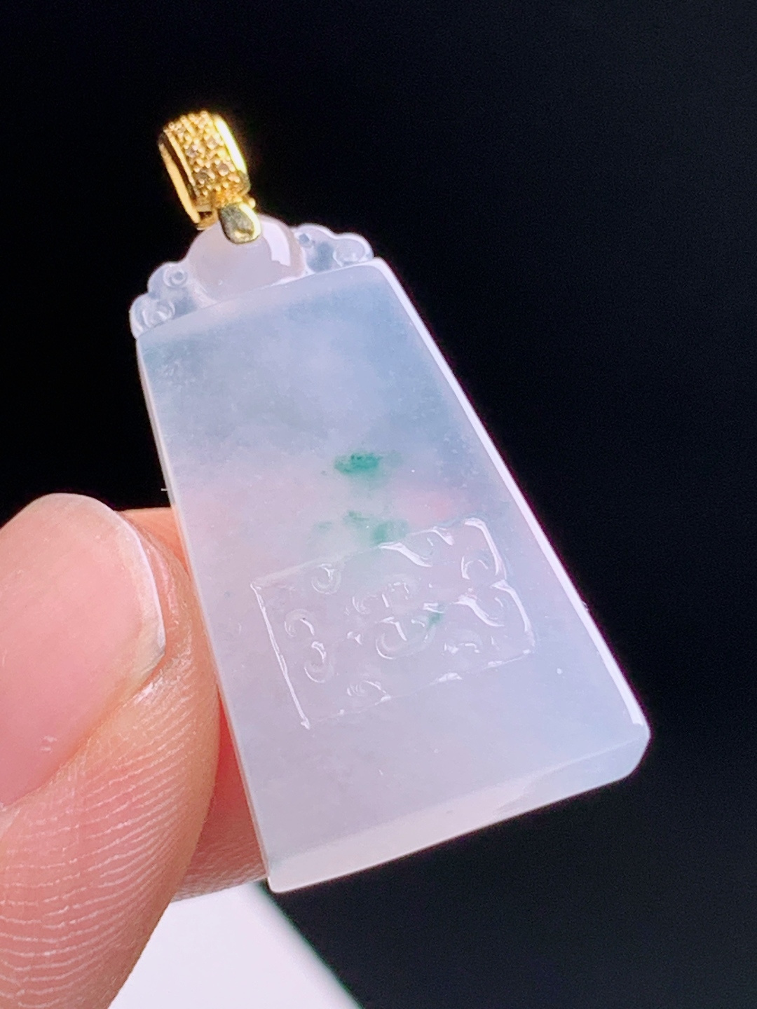 高冰飘花无事牌吊坠，浅春底飘翠雅致，金镶钻扣简约古韵