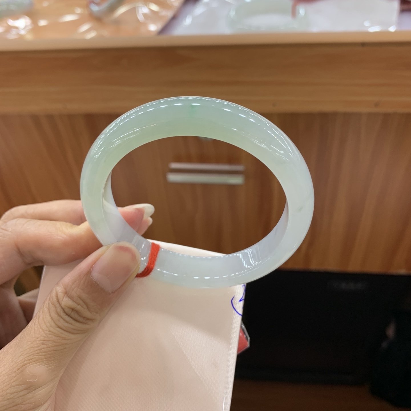 冰绿正圈翡翠手镯 57.4-12.4-8.2