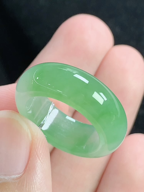 飘绿戒指，无裂，内径尺寸16.2-7.4-3.8mm，11号手寸，L18tgx