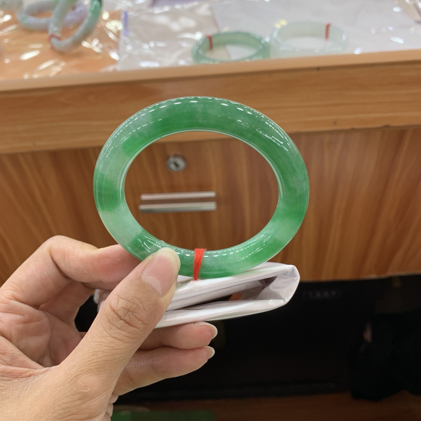 满绿圆条翡翠手镯 55.3-10.3