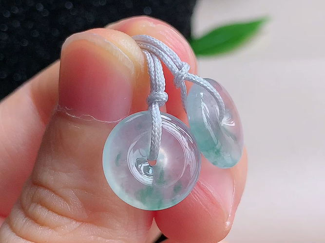平安扣一对，无裂，尺寸12.3-3.5mm，包A附证书